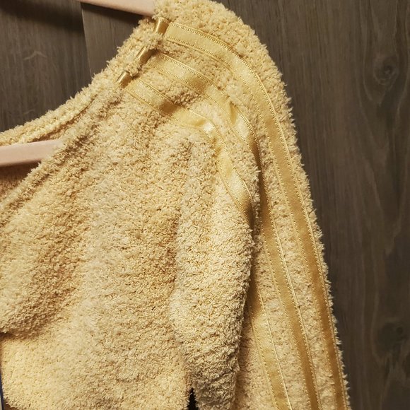 adidas Originals fuzzy knit Off The Shouler Crop Top Medium Teddy - Picture 6 of 8